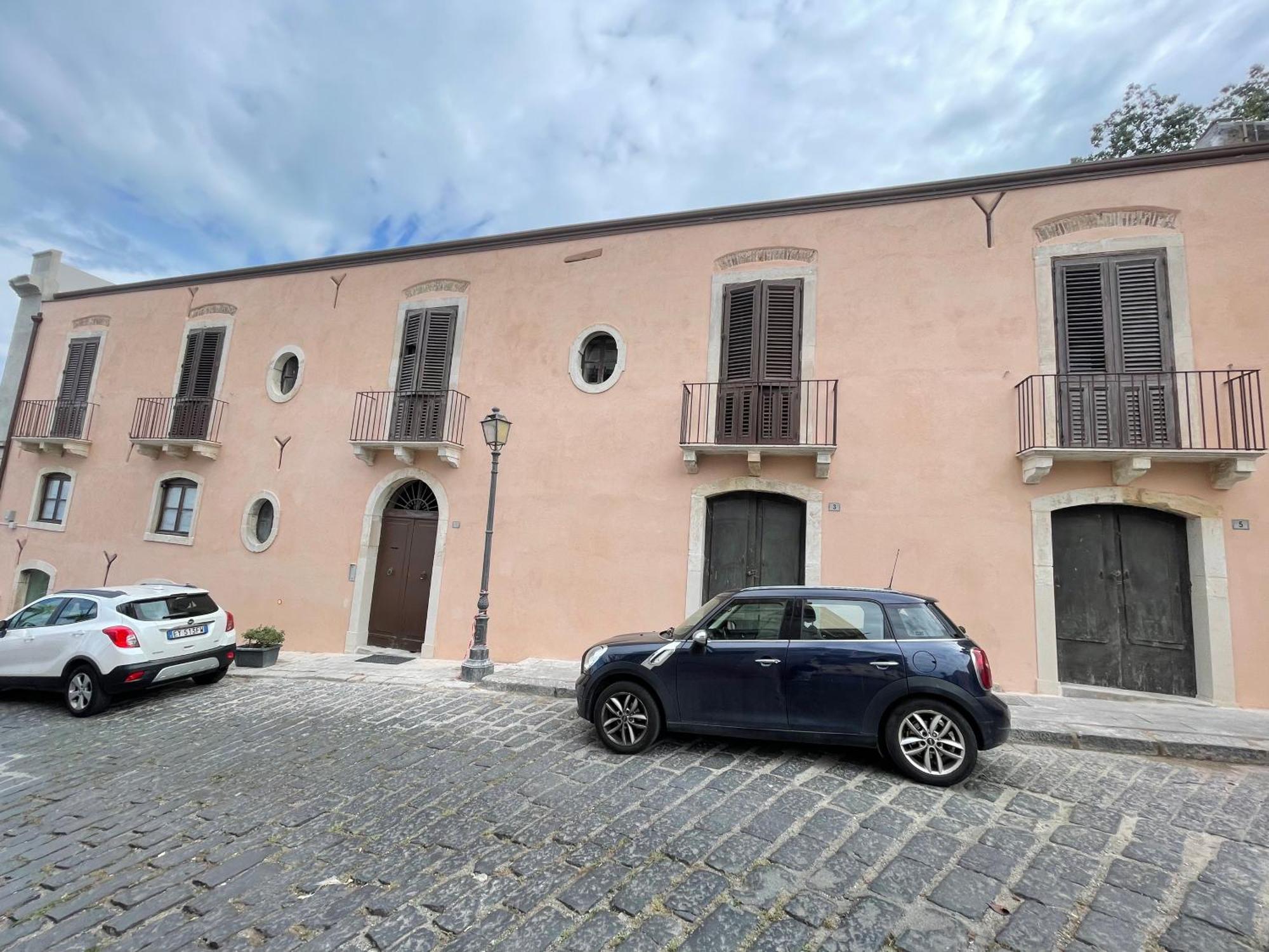 I Mezzanini Di Palazzo Bonaccorsi Apartment Milazzo Exterior photo